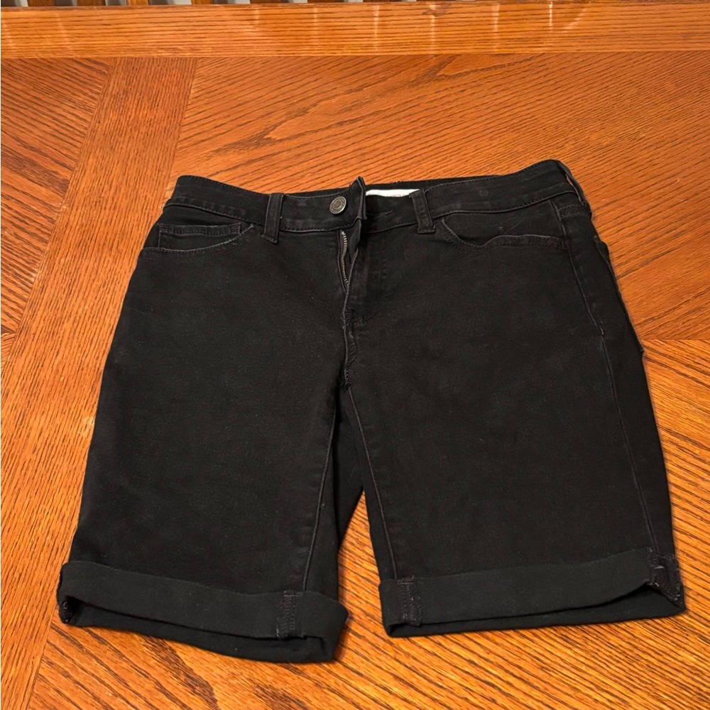 SO Black Favorite Bermuda Midi Shorts Cuff Women's Size 5 Low Rise Jeans Shorts